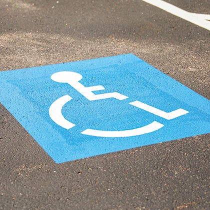 Parking accessible to people with reduced mobility